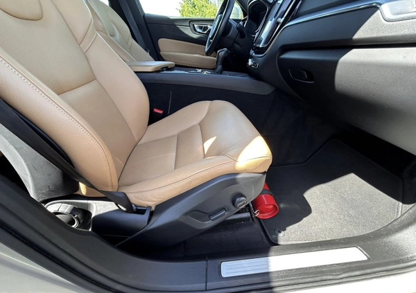 Volvo XC 60 cena 94900 przebieg: 145000, rok produkcji 2018 z Zgorzelec małe 596